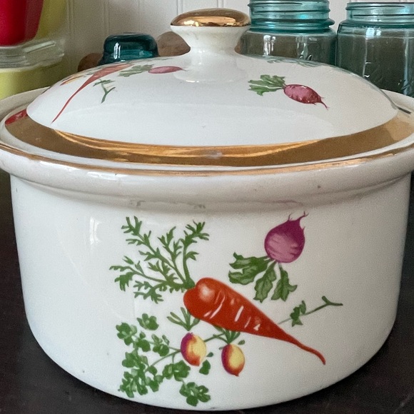 SOLD Vintage Hall China Vegetable Harvest Casserole Dish❤️🥕 - Picture 12 of 13